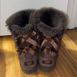 Uggs bailey bow brown size 8